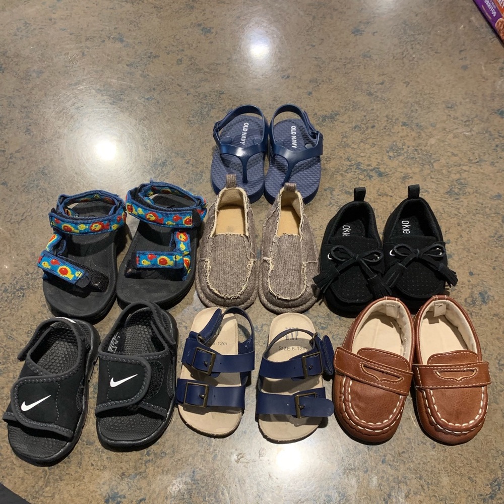 7 Pairs of Name brand Sandals